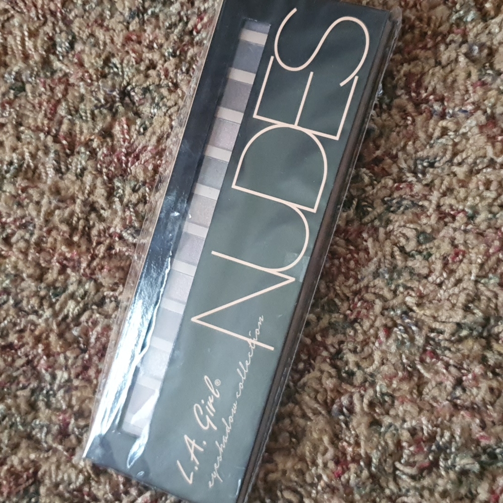 L.A. Girl Eyeshadow Pallette Beauty Brick Nudes